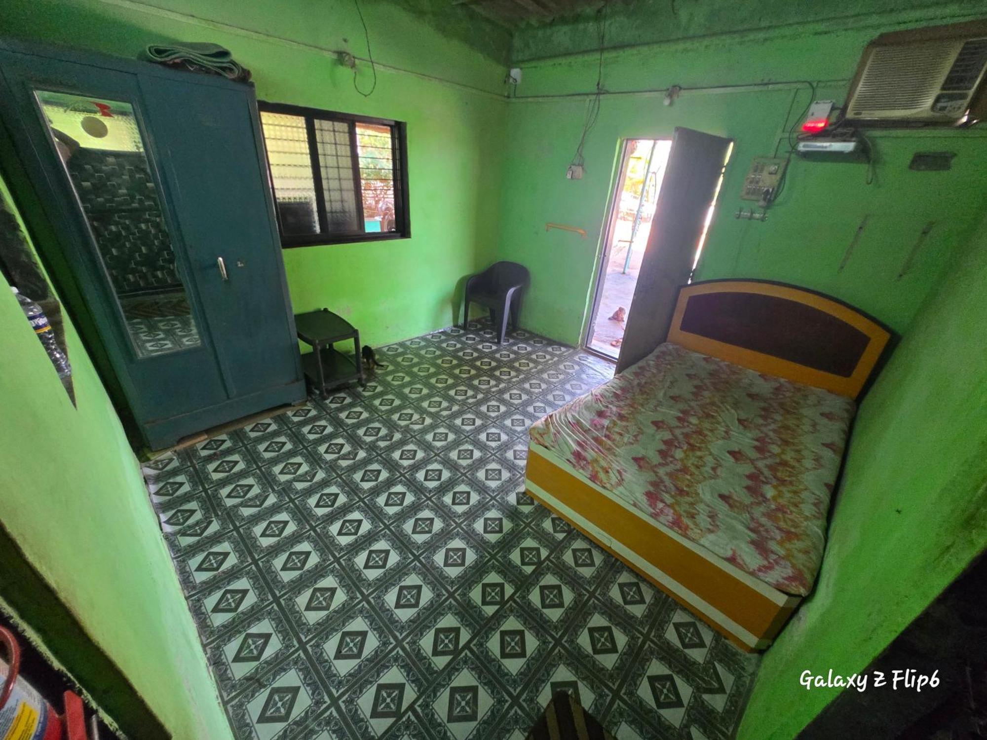 Sea Touch Beach Resort Harihareshwar Rum bild